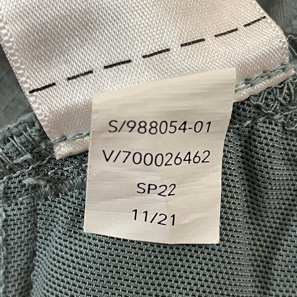 Athleta Trekkie Straight Crop Pants Size 8 Gray Nylon Stretch Hiking Travel - Picture 5 of 10